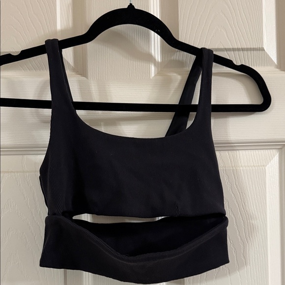 ALO Yoga Black Sports Bra - Picture 1 of 2